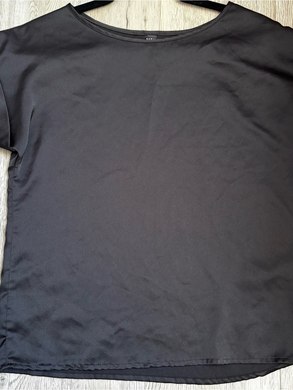 SHEIN 3/15$

SHEIN Black Short Sleeve Crewneck Tee